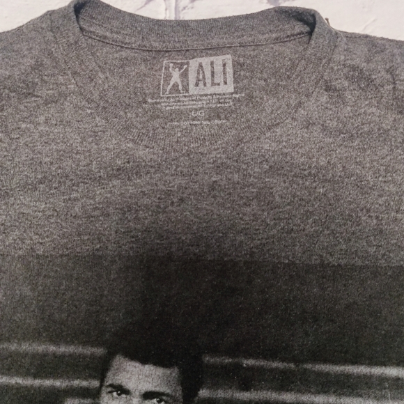 Muhammad Ali shirt size Large - Picture 3 of 3